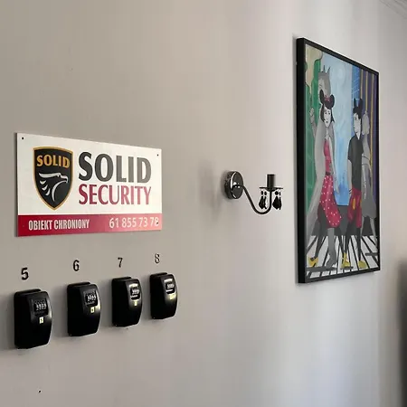 Genius Rooms- 24h Self Check-in Panzió