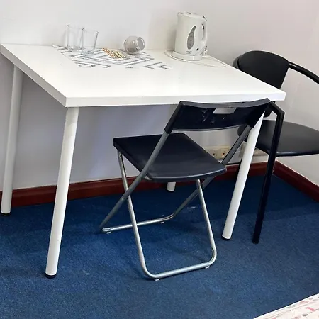 Alojamento de Acomodação e Pequeno-almoço Genius Rooms- 24h Self Check-in *